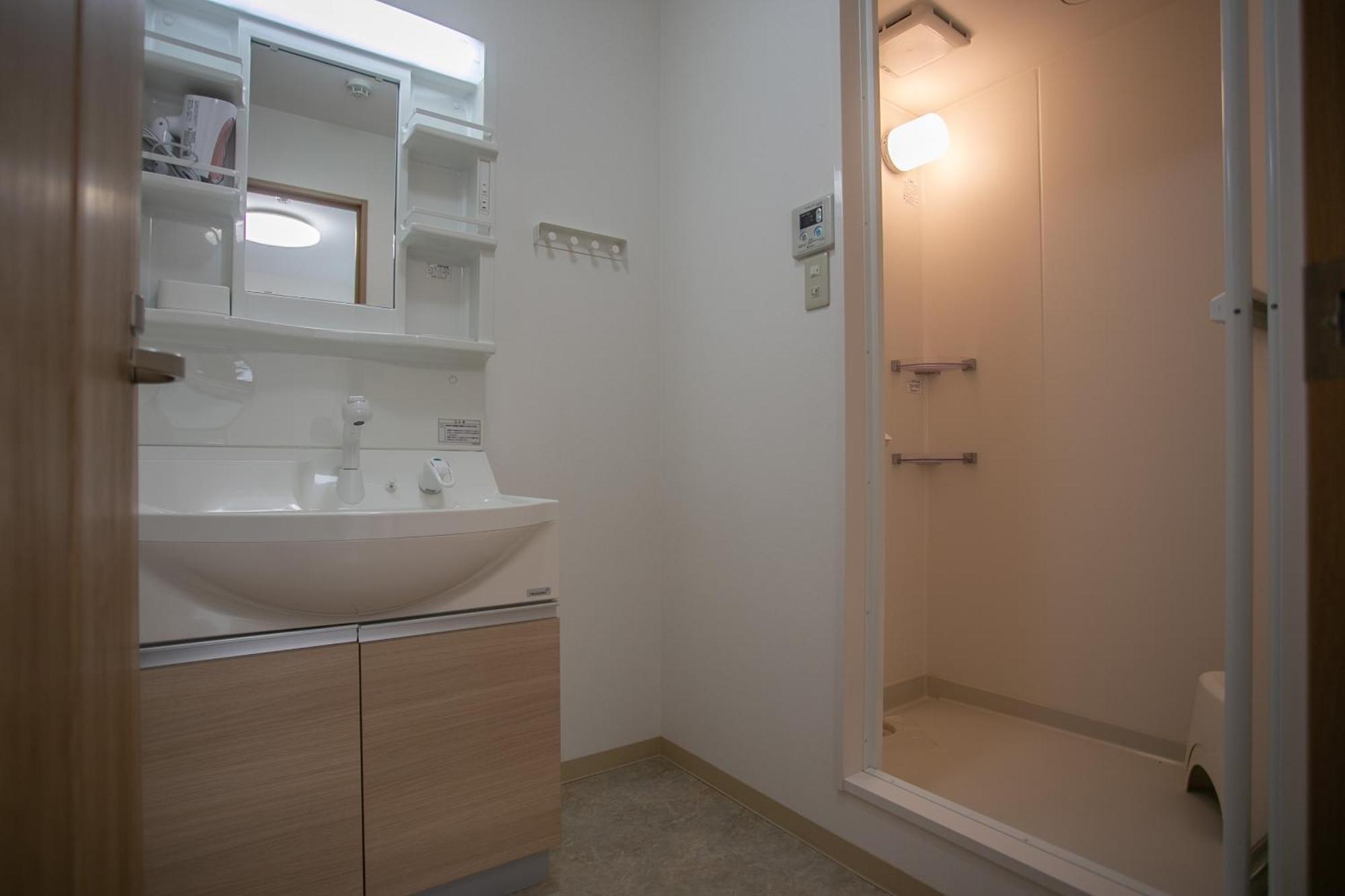 Clover Heights Osaka Bagian luar foto